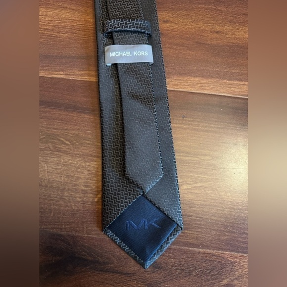 🍁SALE🍁MICHAEL KORS Black Necktie - Picture 4 of 10